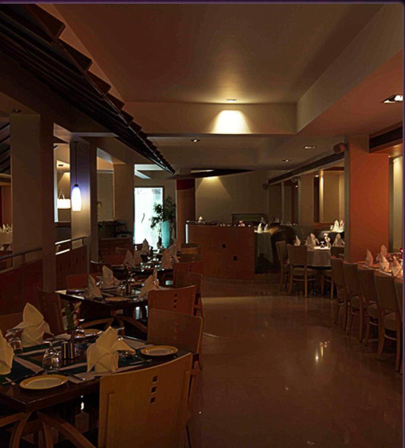 The Royal Orchid Hotel, Chembur Мумбаи Экстерьер фото