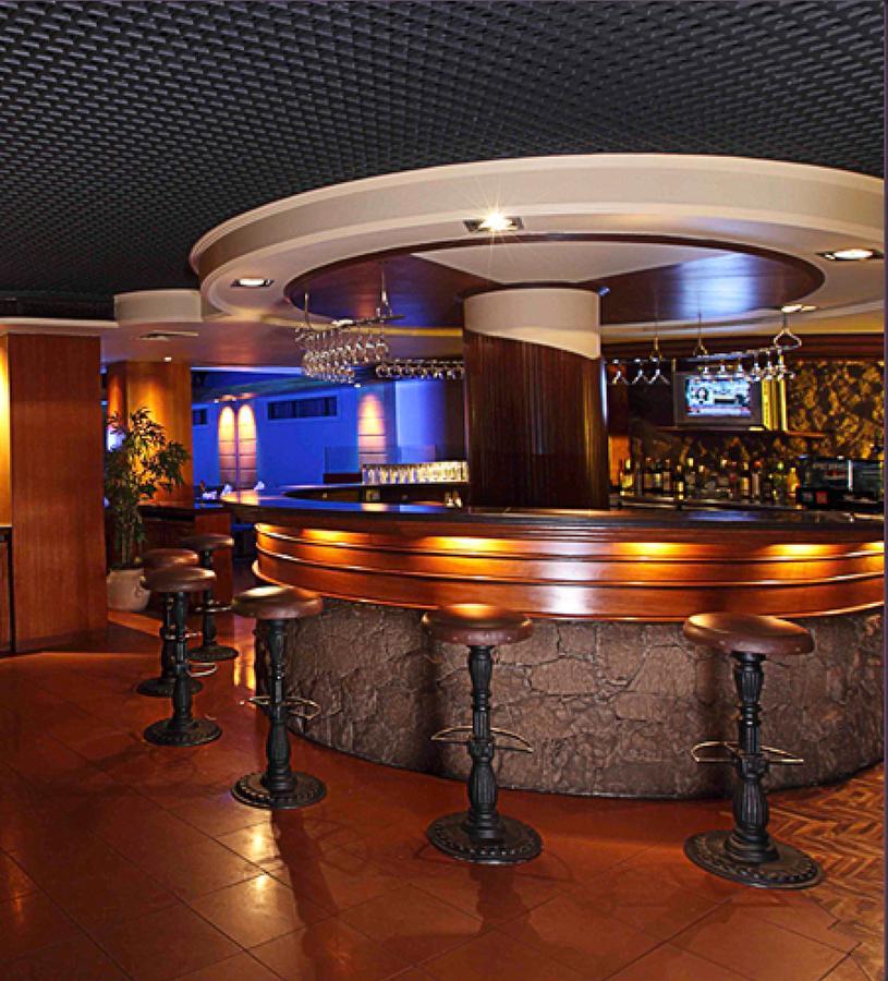 The Royal Orchid Hotel, Chembur Мумбаи Экстерьер фото
